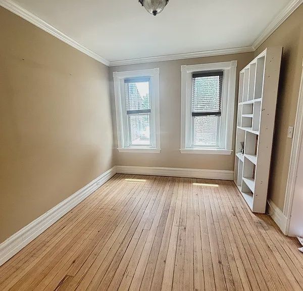 Photo - 411 St Joseph St
