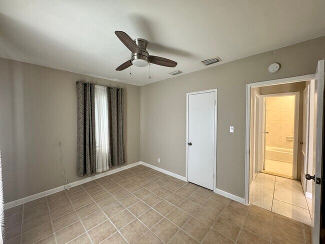 Photo - 839 NW 16th Ter