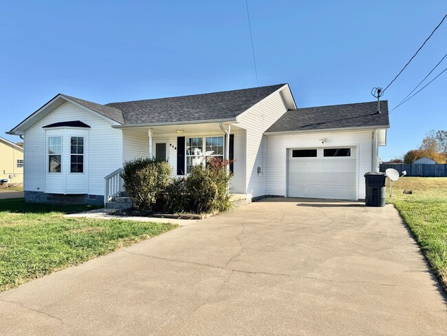 Building Photo - Three Bedroom in Oak Grove