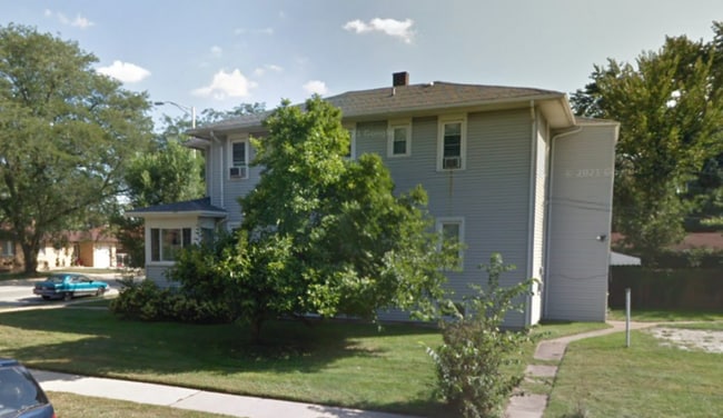 Photo - 954 Wentworth Ave