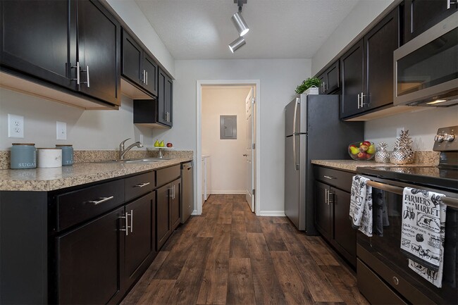 Beacon Lake Apartments - Beacon Lake Apartments
