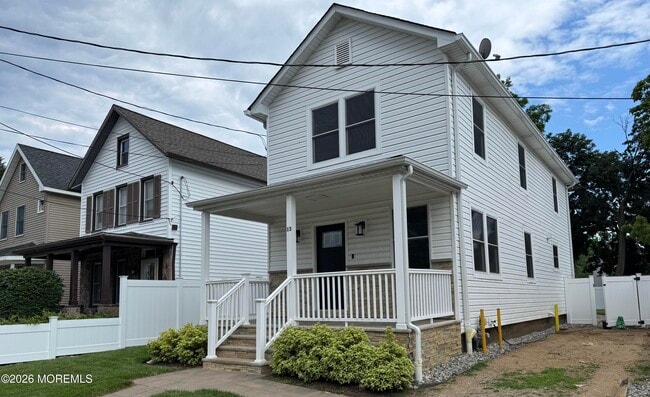 13 Locust Ave
