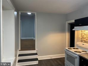 Photo - 329 E Walnut Ln