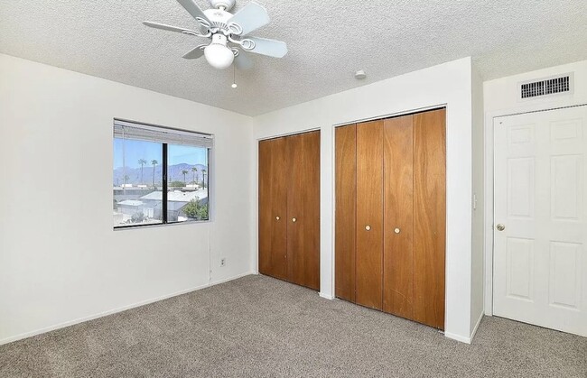 Photo - 902 E Elm St