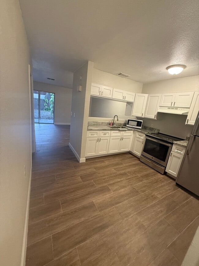 Photo - 7116 Oakwood Dr