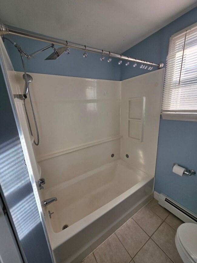 Photo - 1066 Bedford St Unidad 1