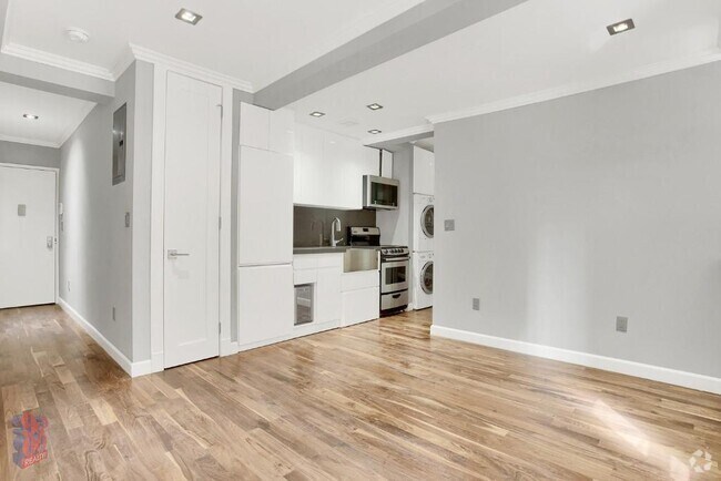 Building Photo - 2100 Second Avenue Unit 6 Rental