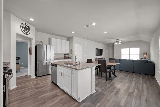 Photo - 25248 Pomegranate Pl