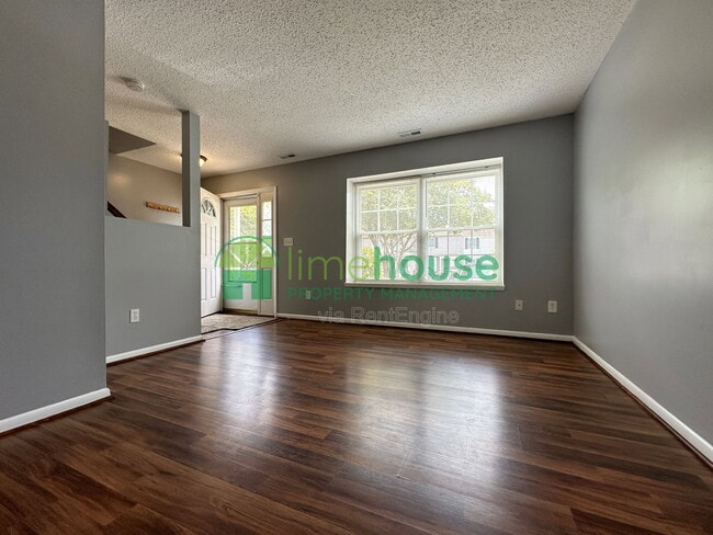 Photo - 1318 River Birch Run S