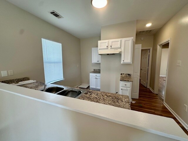 Photo - 290 W Garfield St