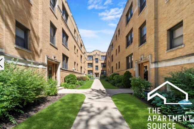 Photo - 2647 N Spaulding Ave Unit 2
