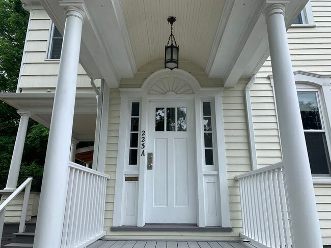 Photo - 223 E 9th St Unit 223 E 9th St. (Downstairs)