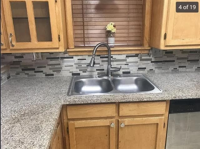 Photo - 210 Nettletree St