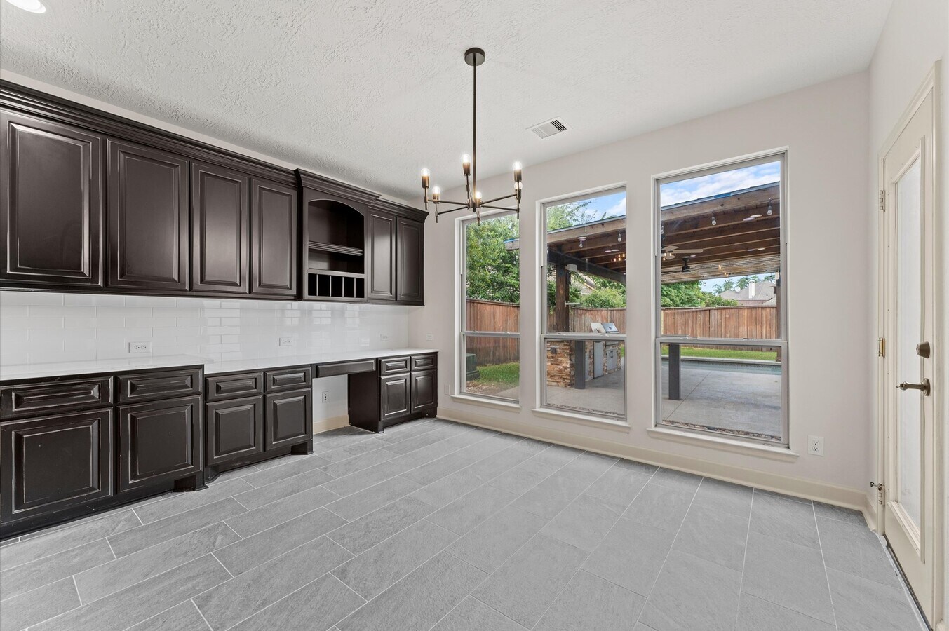 Photo - 3 N Beech Springs Cir