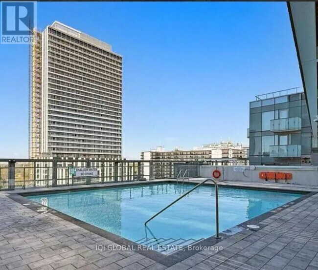 Photo - 8 Olympic Gdn Dr Unité 503