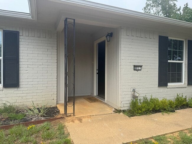 Building Photo - 801 Faircreek Ln Unit A Rental