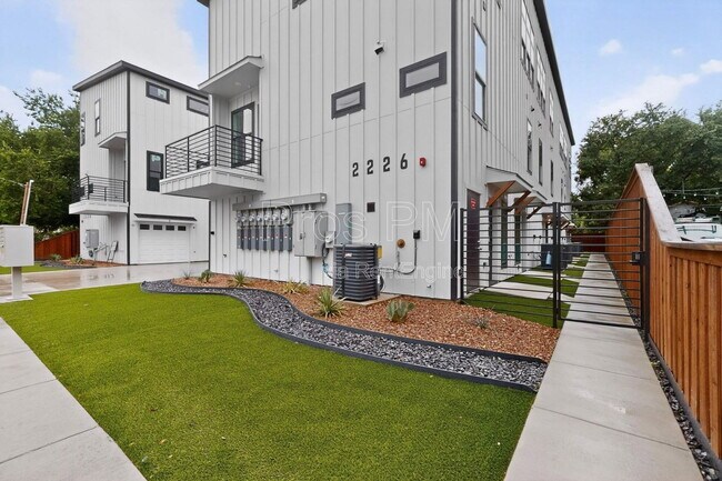 Photo - 2226 Shea Rd