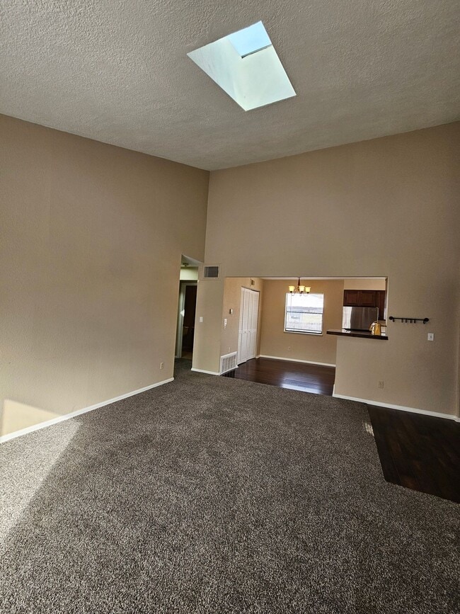 Photo - 470 S Fenton St