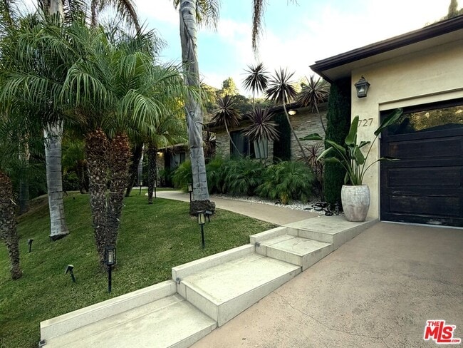 Photo - 1727 San Ysidro Dr