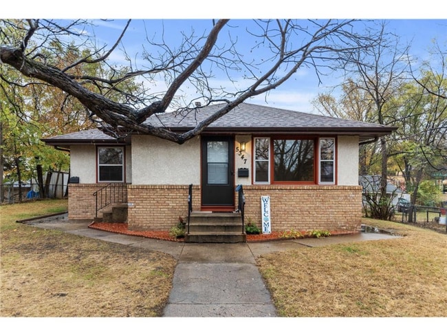 Photo - 5347 4th St NE Unidad 5347 4th Street NE  3