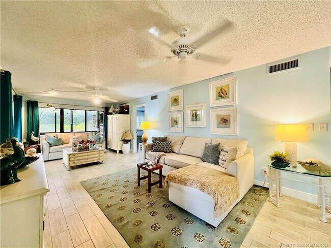 Photo - 10044 S Ocean Dr Unidad 102