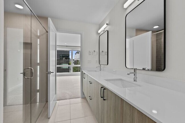 Photo - ULTRA-MODERN Townhome w/AC and Views in the Heart of Eastlake!