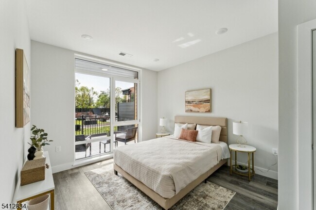 Photo - 140 W Webster Ave Unidad 123