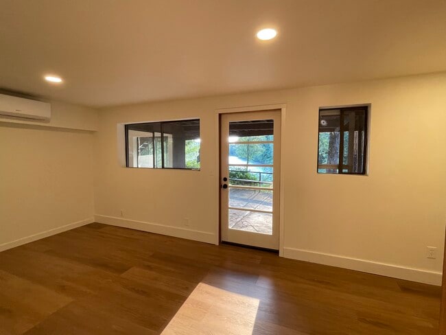 Bedroom 1 - 975 Edgewater Rd Unit River apartment