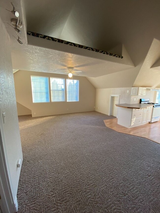 Photo - Nice Upstairs 1bd/1bth Apartment - All utilities included!