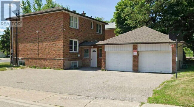 128 Major Mackenzie Dr E Unité 3