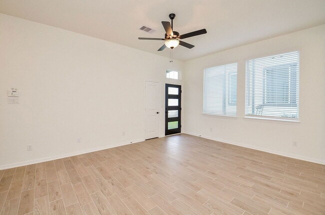 Photo - 130 W Coralburst Lp