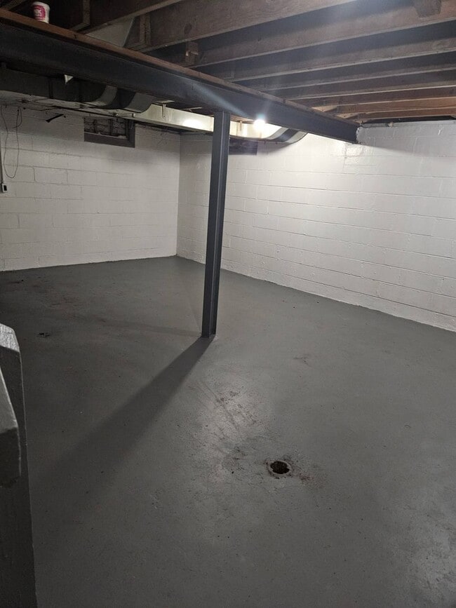 Photo - 2 bed/ 1 bath Duplex
