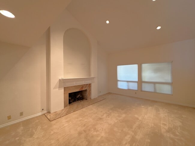 Photo - 26543 Academy Dr