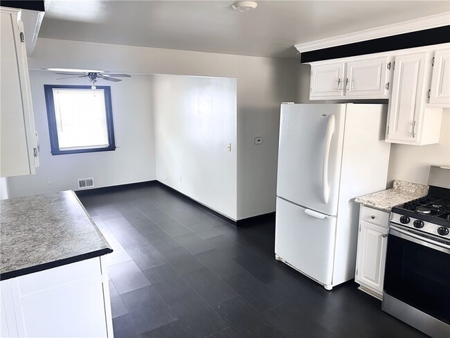 Photo - 115 Burben Way