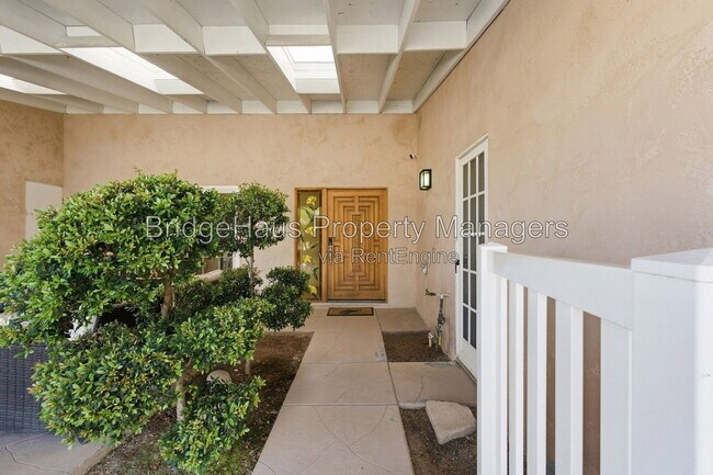 4306 Lomo Del Sur
