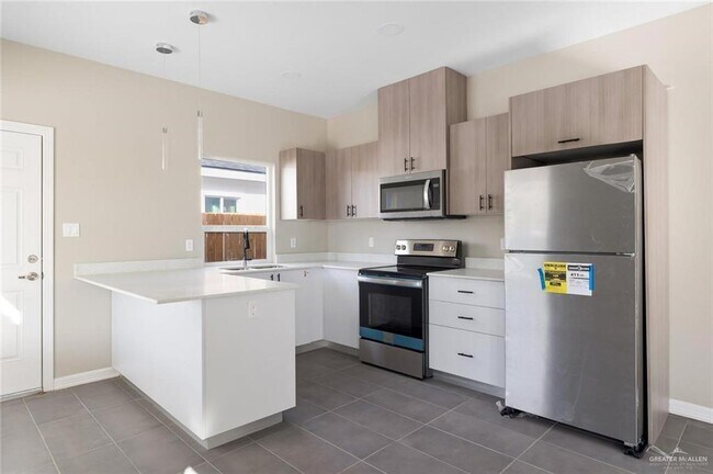 Photo - 18 Frio Ave Unidad 2