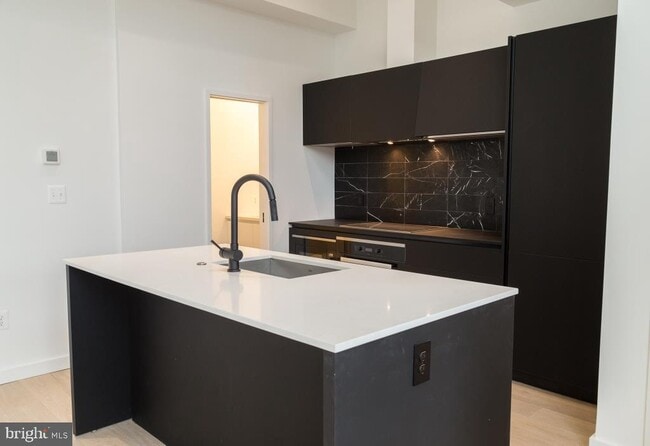 Building Photo - 1443 Euclid St NW Unit 8