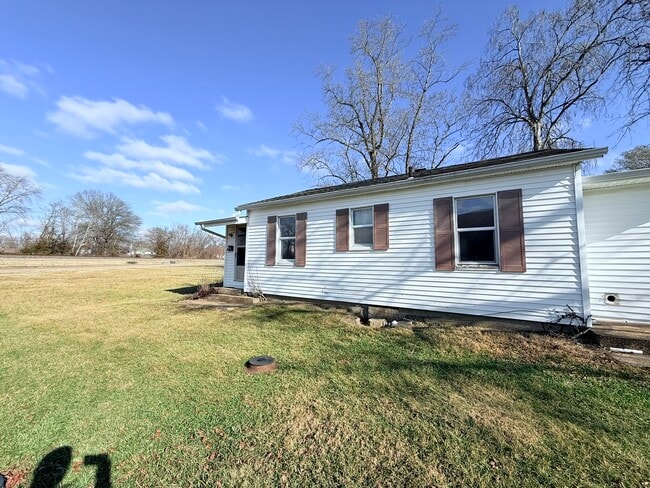 Photo - 610 W Main St