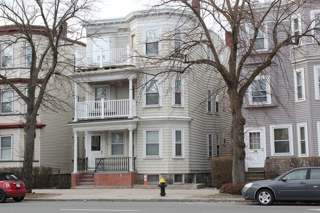 Building Photo - 740 Bennington St Unit 2 Rental