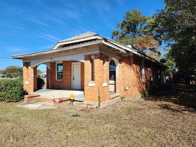 Photo - 210 W Osceola St