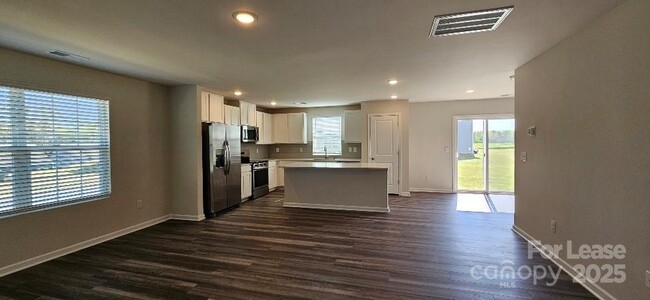 Photo - 1615 Cannonball Ln House