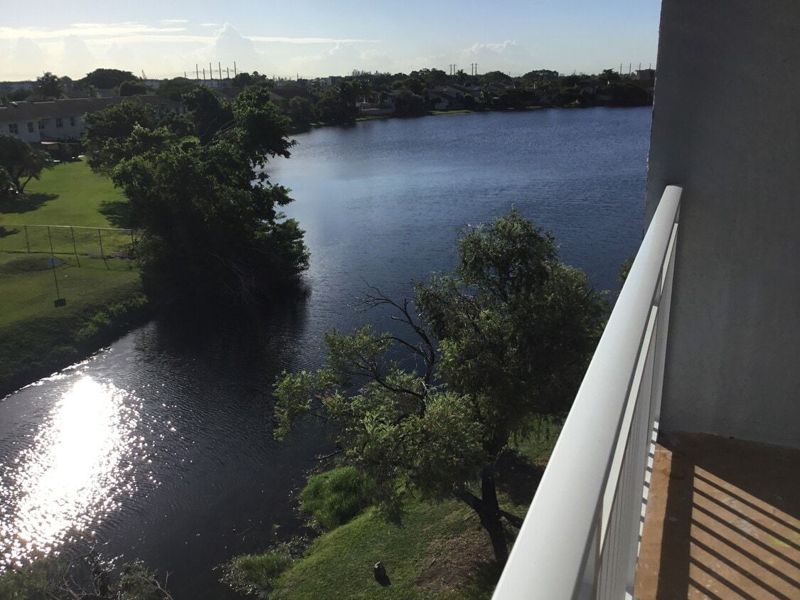 Balcony - 9375 Fontainebleau Blvd #L422 (Miami, FL)
