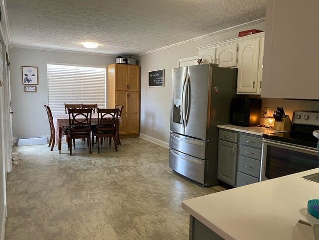 Photo - 122 Bluff View Dr