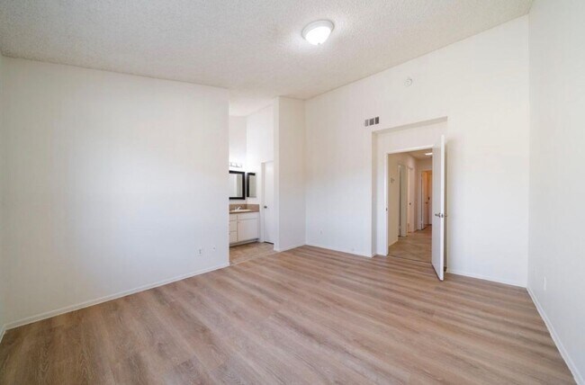 Photo - 3509 W Ave J 2