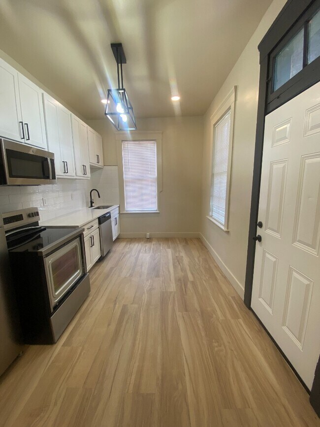 Photo - 2209 Shenandoah Ave Unit 2F