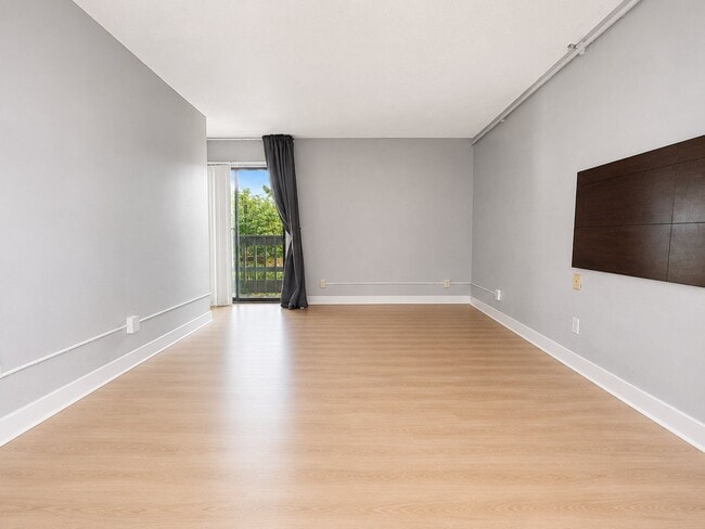 Photo - 3 Long Wharf Dr Unit 1 Bedroom