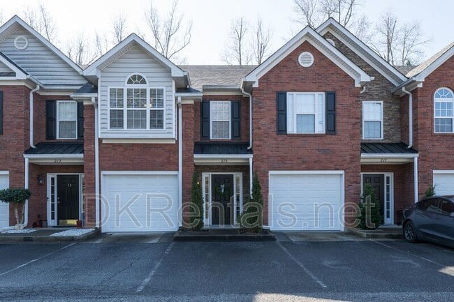 Building Photo - 215 Morris Ln