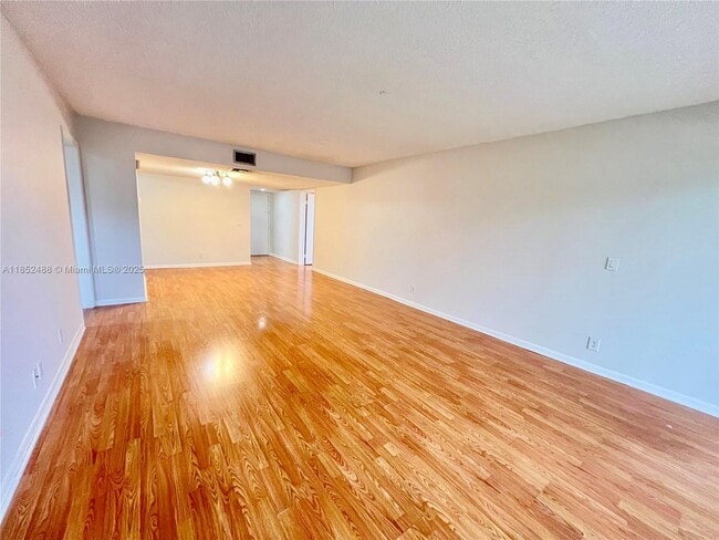 Photo - 491 Racquet Club Rd Unit 203