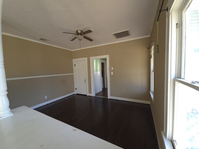 Photo - Garage Apartment in Historic Fairmount District