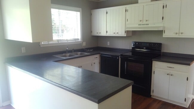 Photo - 105 Azalea Ave